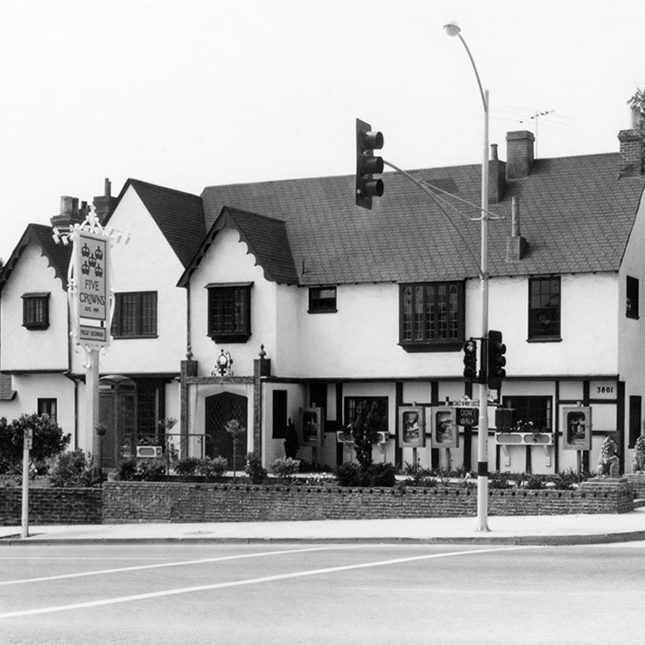 Black-and-white photo of Five Crowns when it was known as the Hurley Bell.